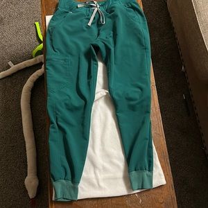 Figs Medium Zamora Joggers Hunter Green